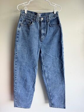 BDG High-Rise Mom Jeans in Medium Blue Wash